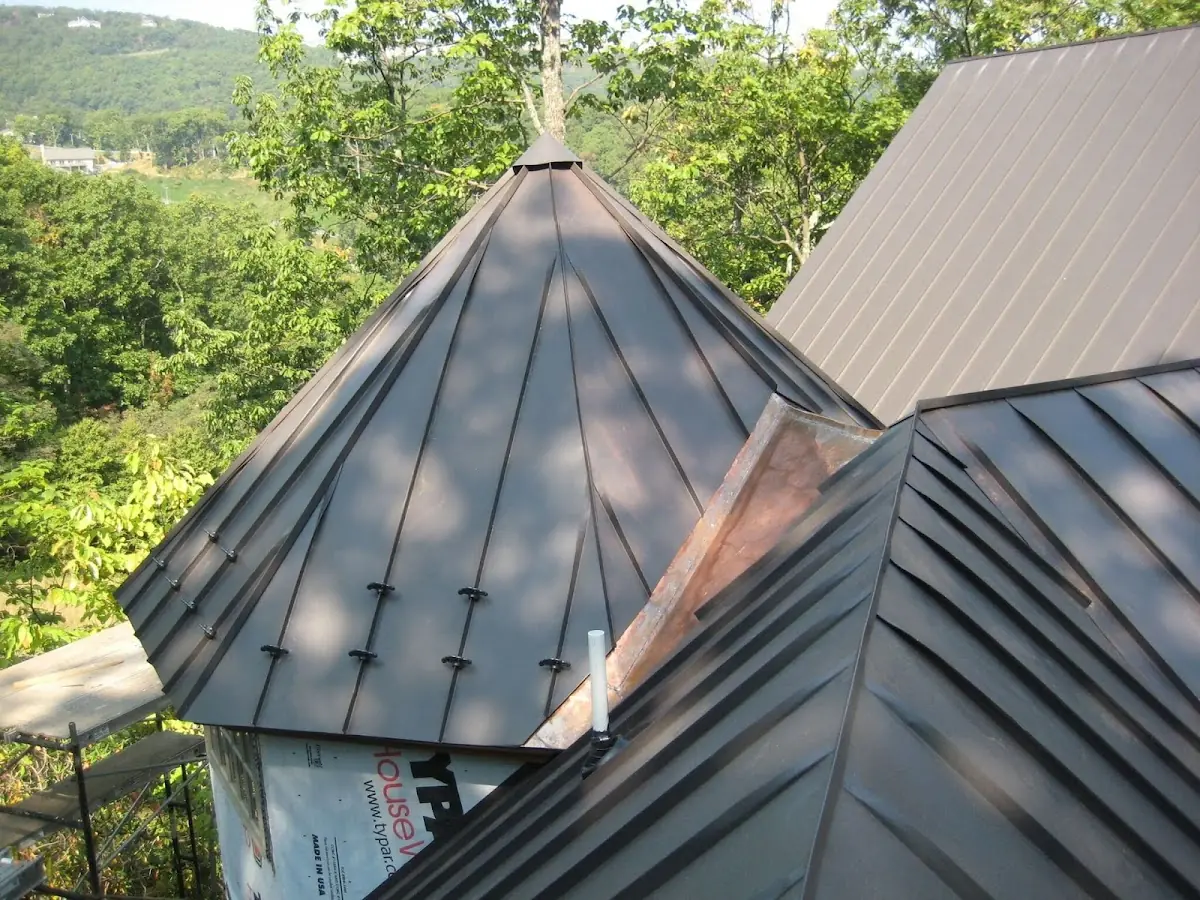 Professional Roof Tarp Installation by Craftsman Roofing in Golf View